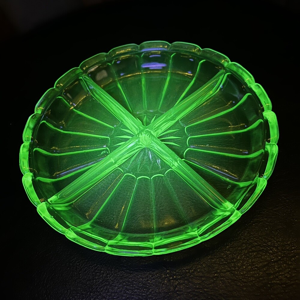 VTG 30s Uranium Green Depression Glass 4 Section Divided Relish Dish Tray 7.25"